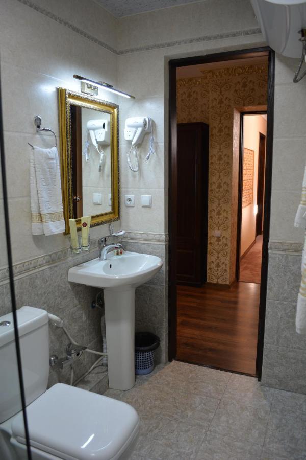 Nur M Hotel Tashkent Luaran gambar
